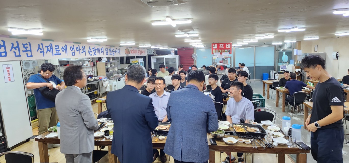(재)인천기계공고동문장학회 임원-전체 사진-62511333611.jpg