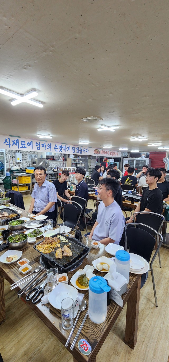 (재)인천기계공고동문장학회 임원-전체 사진-62511333612.jpg