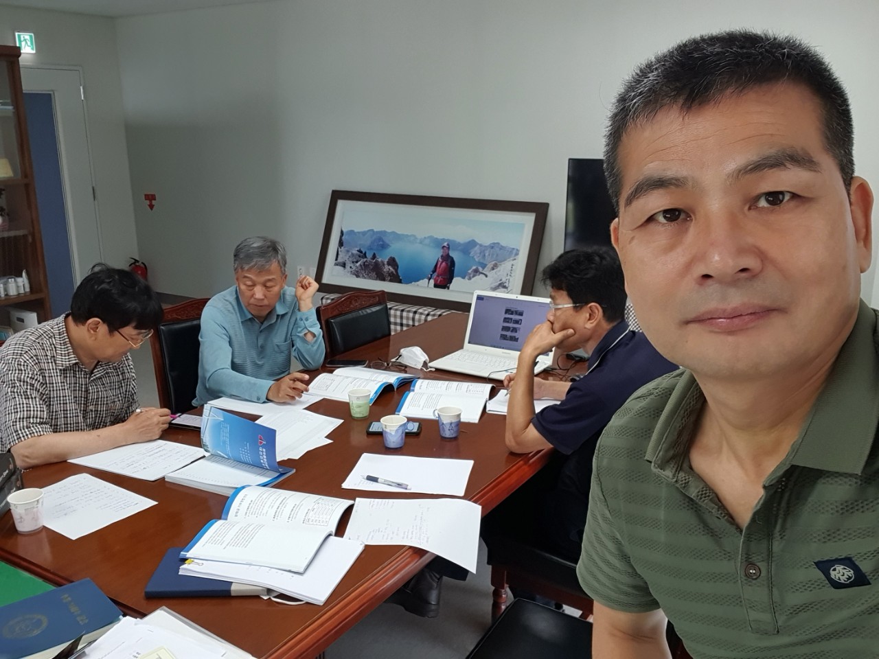 (재)인천기계공고동문장학회 임원-전체 사진-22065012858.jpg