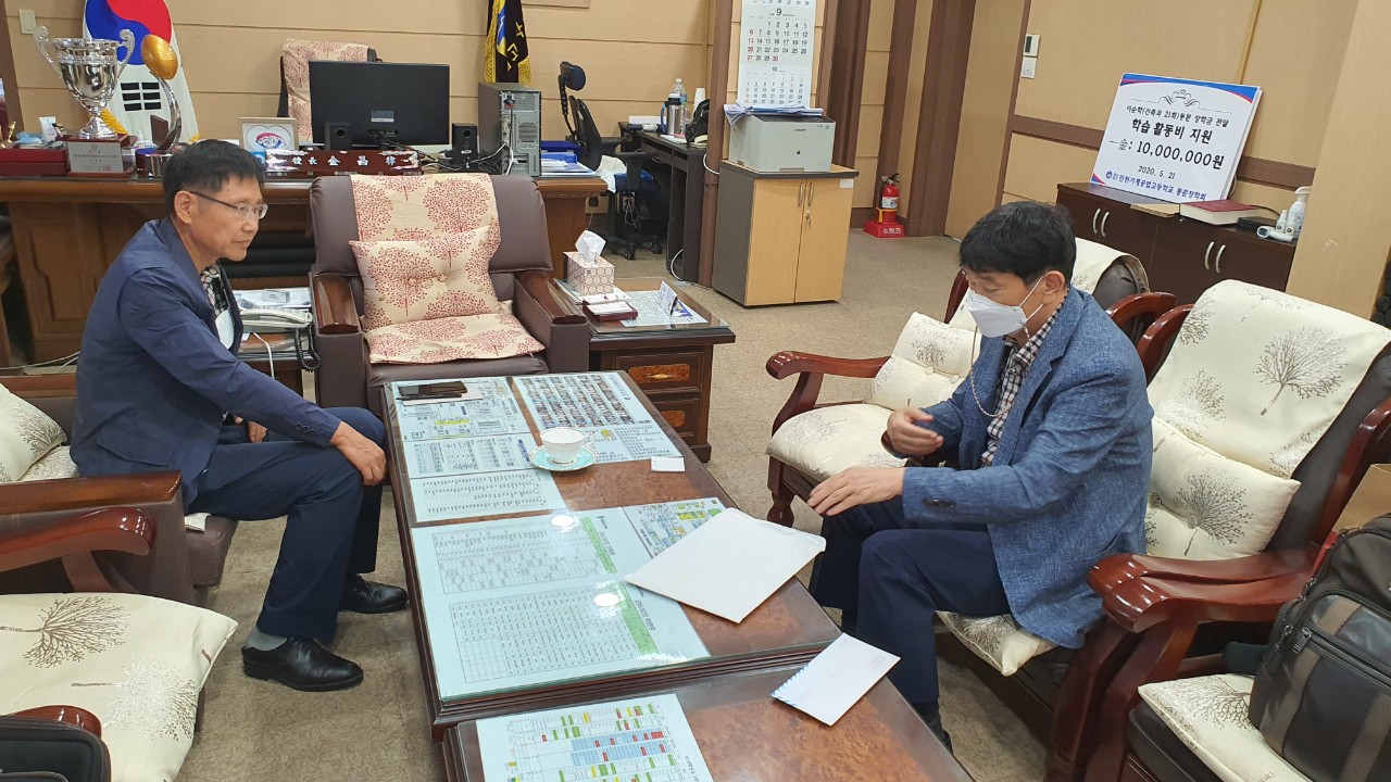 (재)인천기계공고동문장학회 임원-전체 사진-22681400221.jpg