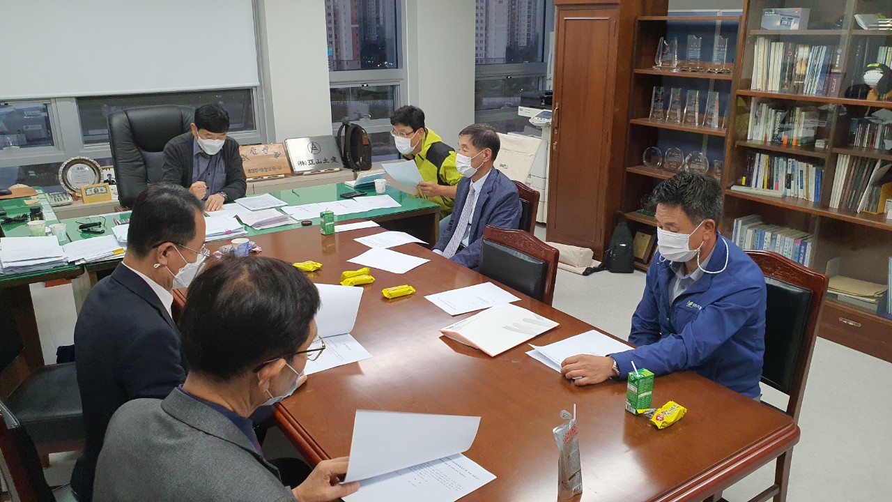 (재)인천기계공고동문장학회 임원-전체 사진-23941601350.jpg
