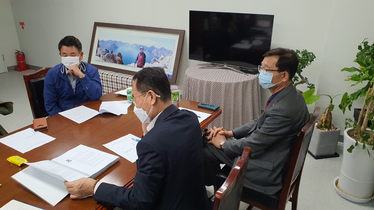 (재)인천기계공고동문장학회 임원-전체 사진-23941601355.jpg